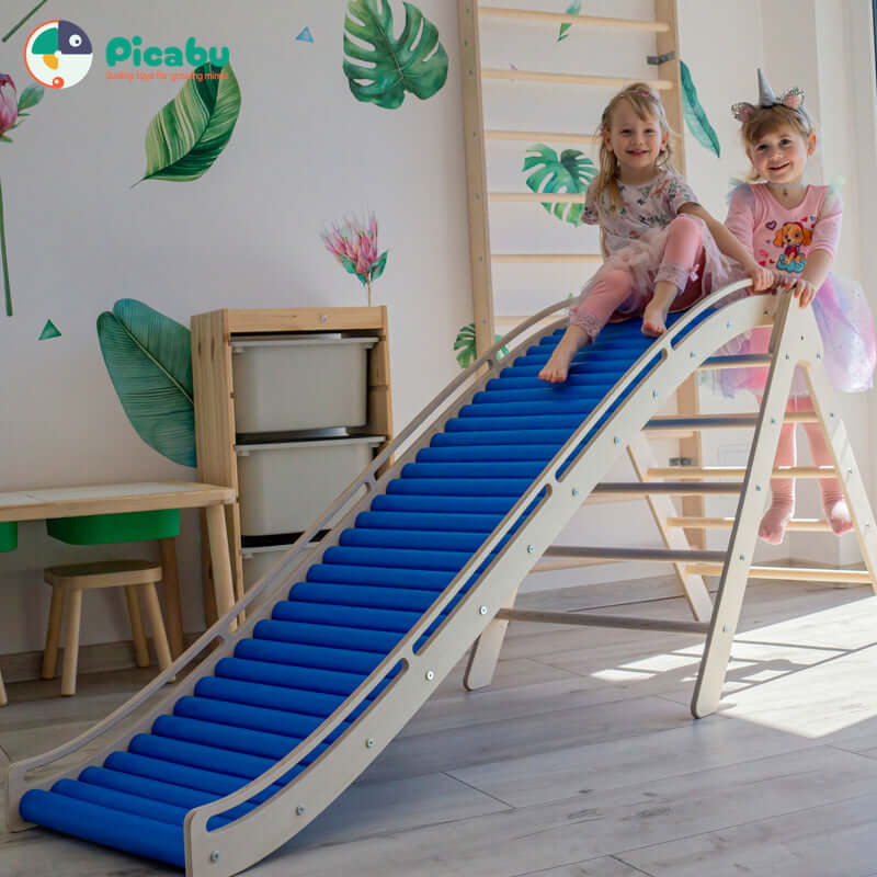 Wellen - Rollrutsche + Pikler Kletterdreieck XL von Picabu - Picabu - Wellen - Rollrutsche + Pikler Kletterdreieck XL von Picabu - picabu.ch - Slide_W_Set_01 -